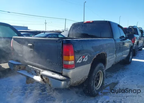 1999 Chevrolet Silverado 1500 Ls z USA, uszkodzony, nr VIN 1GCEK19T2XE103100